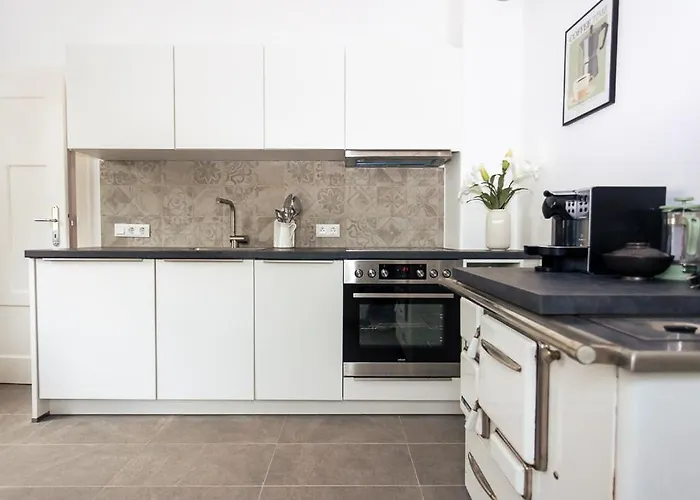 Haus Roserlheim Holiday home Portschach am Woerthersee