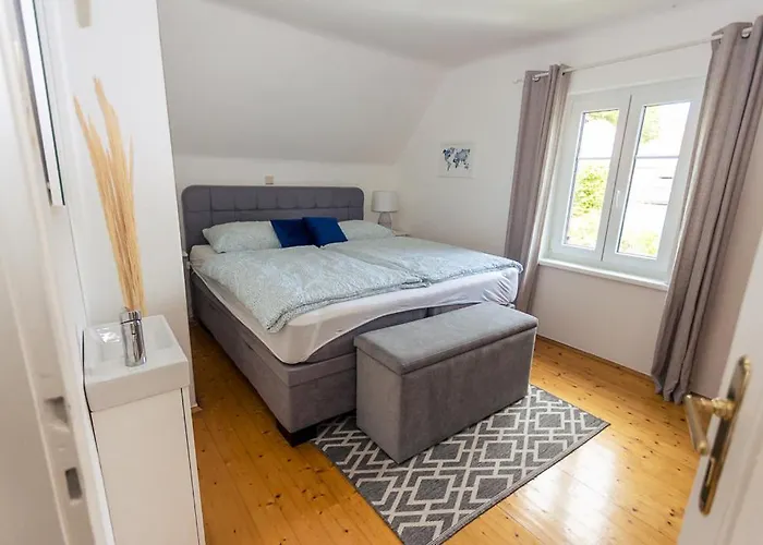 Haus Roserlheim Holiday home Portschach am Woerthersee